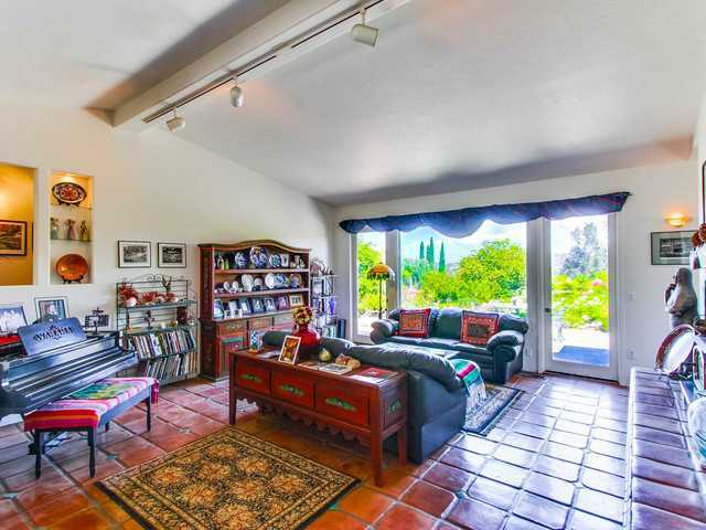 16460 Martincoit Road Poway, CA 92064 - Photo 13 of 25