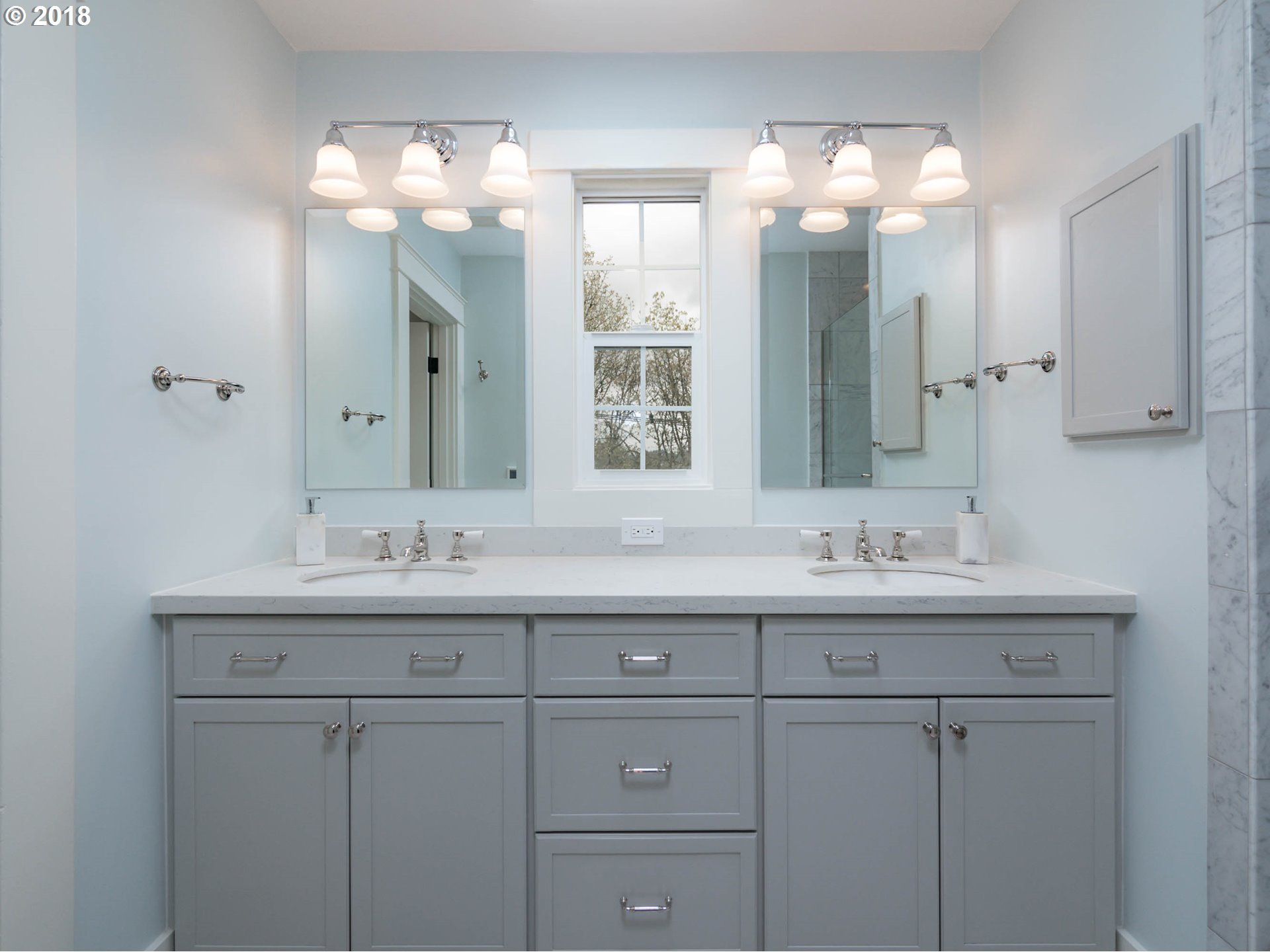 2735 Southwest Talbot Road Portland, OR 97201 - Photo 19 of 30 Gallery Image 19