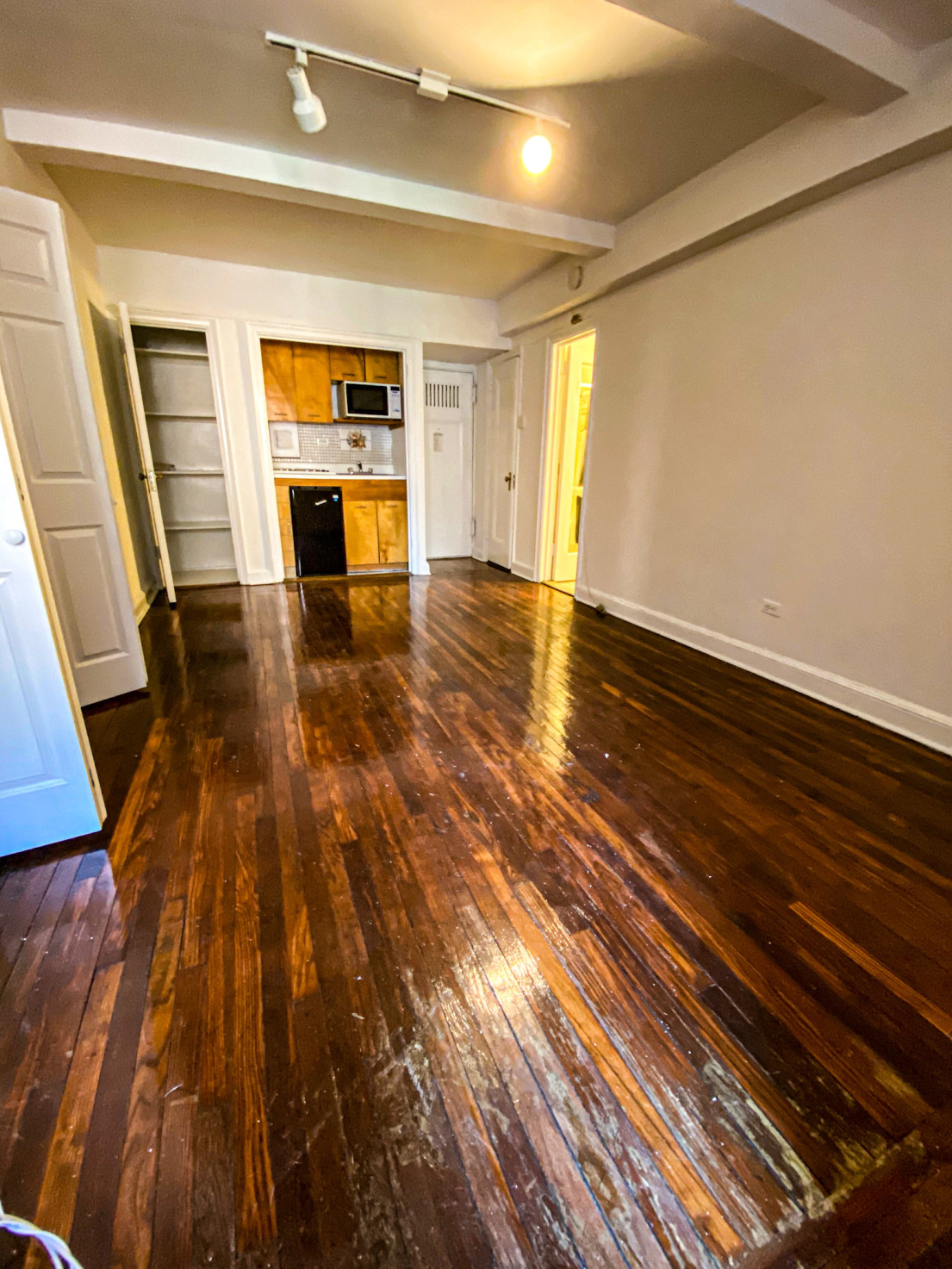 5 Tudor City Place, Unit 517 Manhattan, NY 10017 - Photo 2 of 7