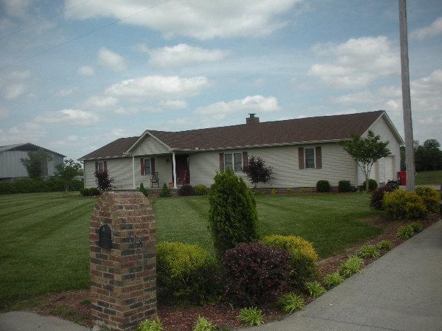 618 Shrum Cemetery Road Westmoreland, TN 37186 - Photo 2 of 16 Large Concrete Drive