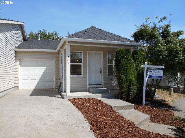 986 Southwest Junction Place Gresham, OR 97080 - Photo 2 of 16