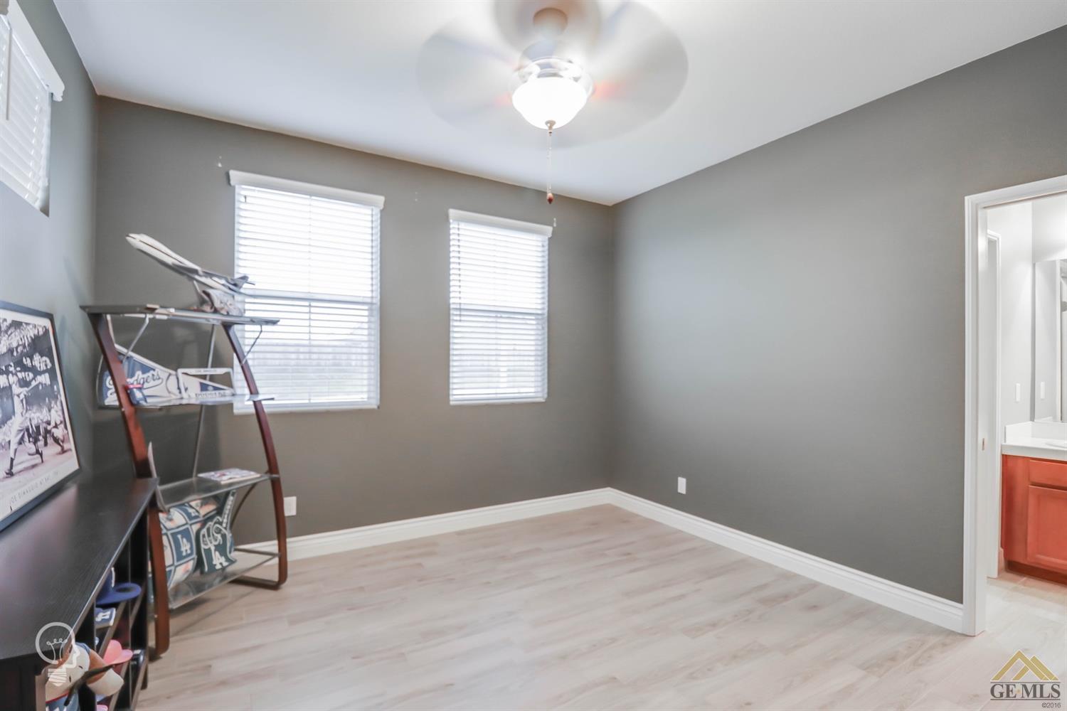 10815 Mountainside Drive Bakersfield, CA 93306 - Photo 18 of 35