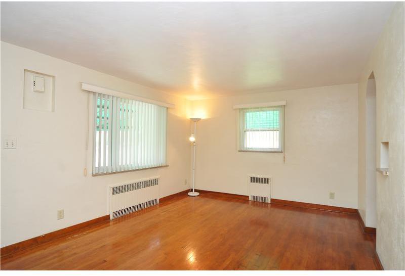 2221 Swallow Hill Road Pittsburgh, PA 15220 - Photo 3 of 18 Gallery Image 3