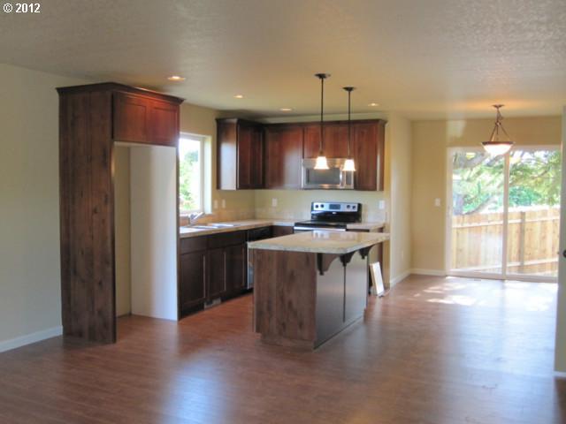 2118 Southeast Barnes Road Gresham, OR 97080 - Photo 2 of 15 Gallery Image 2