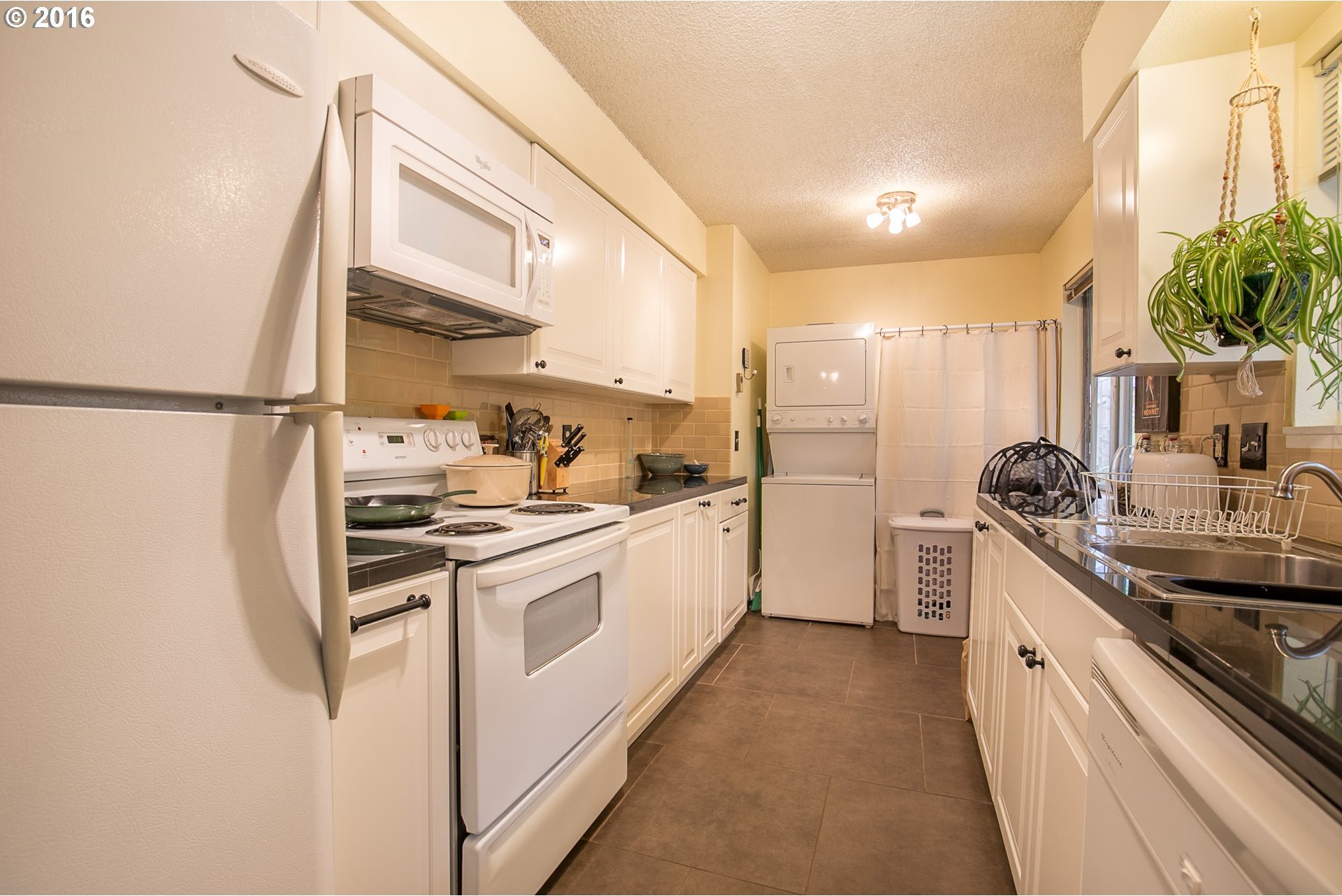2689 Southwest Spring Garden Street Portland, OR 97219 - Photo 13 of 20 Gallery Image 13