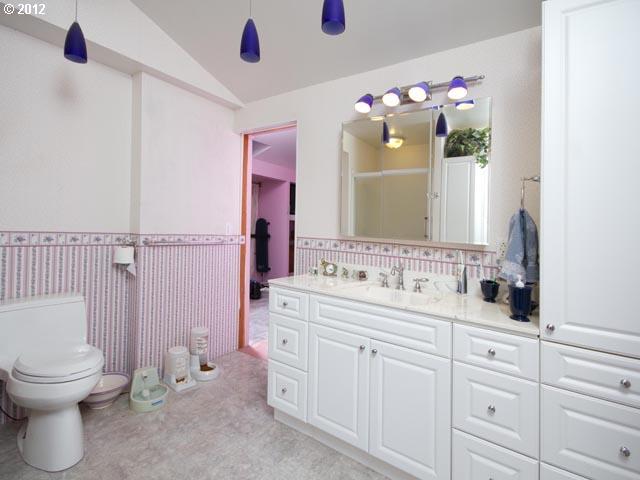 46472 Northwest Hillside Road Forest Grove, OR 97116 - Photo 8 of 16 Gallery Image 8