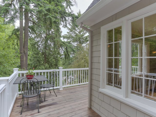 2945 Southwest Fairview Boulevard Portland, OR 97205 - Photo 9 of 30 Gallery Image 9