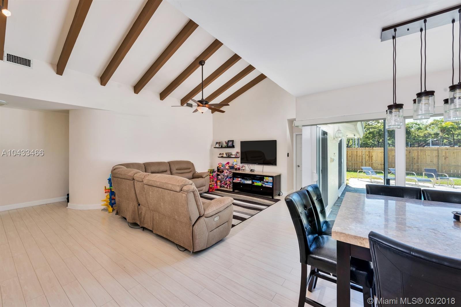 22 Boxwood Road Hollywood, FL 33021 - Photo 19 of 43 Gallery Image 19