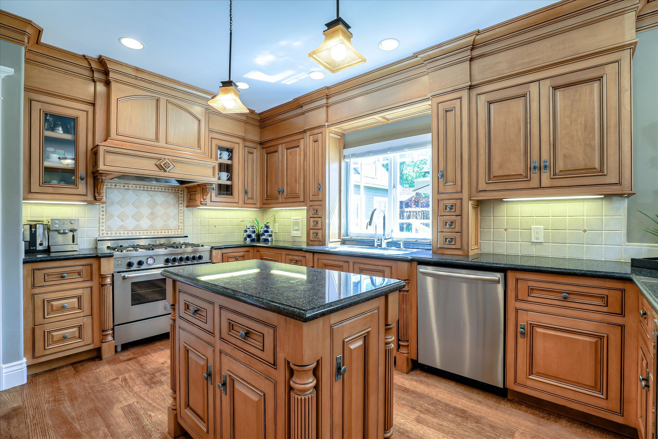 14908 Conway Avenue San Jose, CA 95124 - Photo 5 of 16