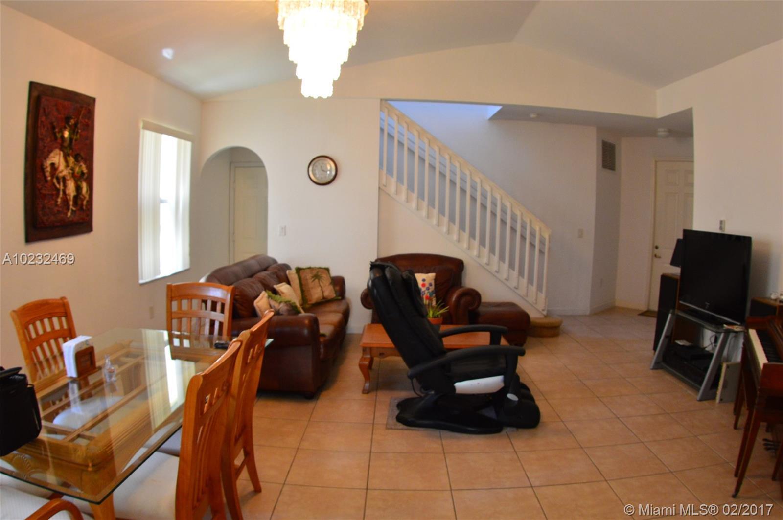 1056 Northeast 40th Road Homestead, FL 33033 - Photo 6 of 31