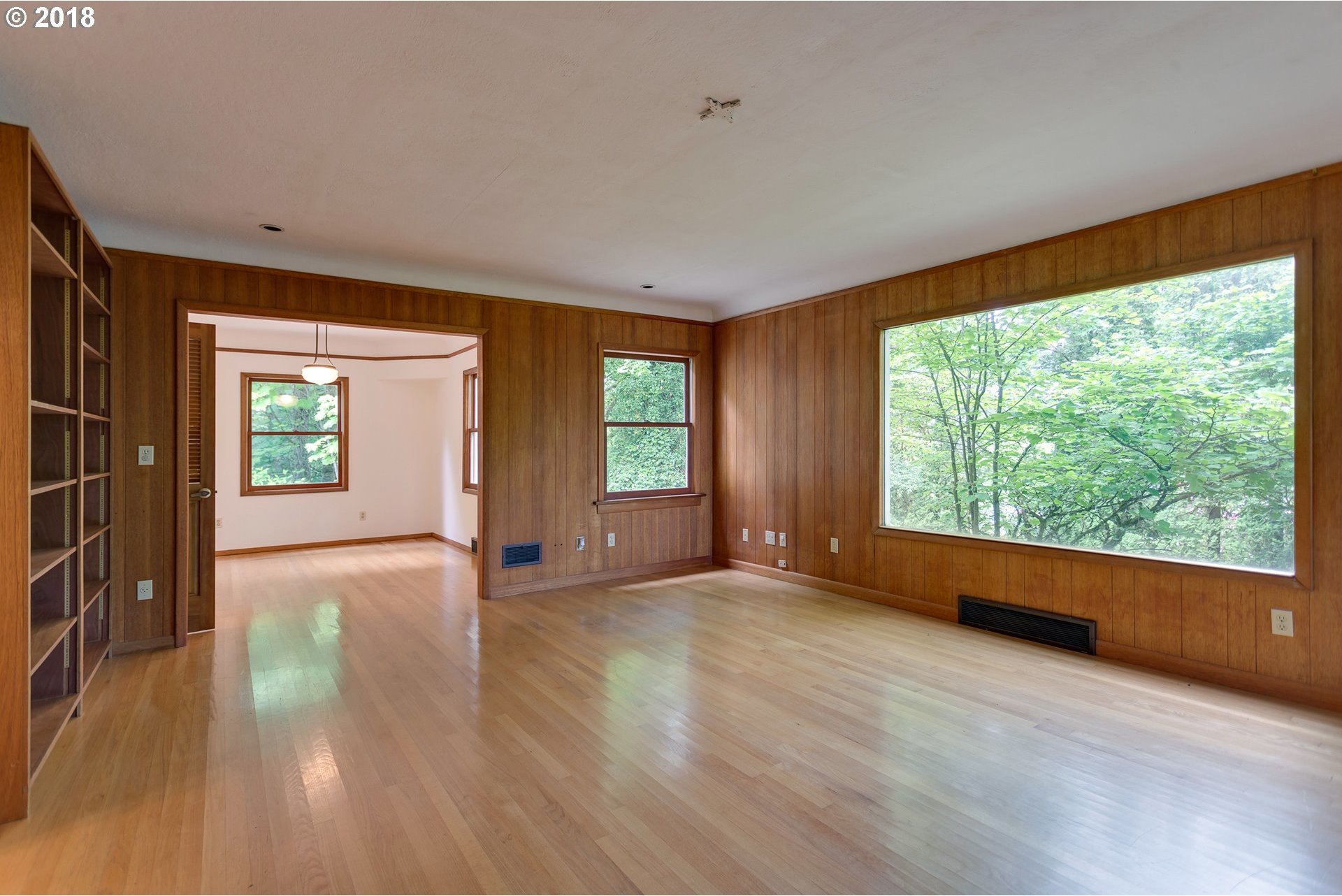 5095 Southwest Barnes Road Portland, OR 97221 - Photo 19 of 29