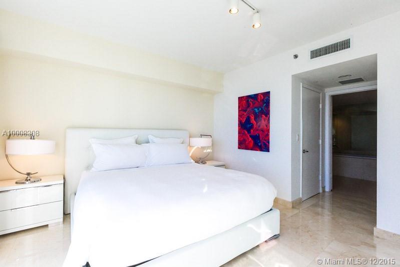 485 Brickell Avenue, Unit 2610 Miami, FL 33131 - Photo 3 of 15