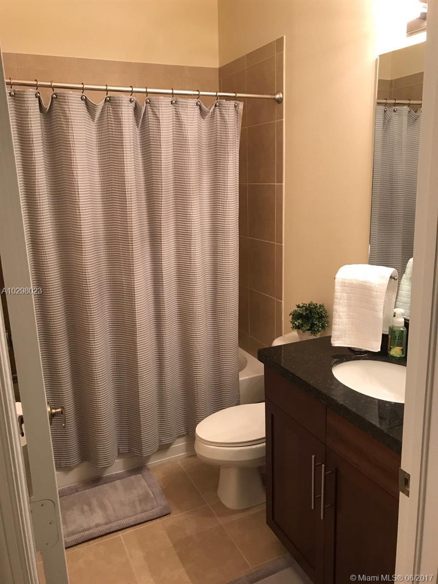 Cobblestone Pembroke Pines, FL 33027 - Photo 12 of 25