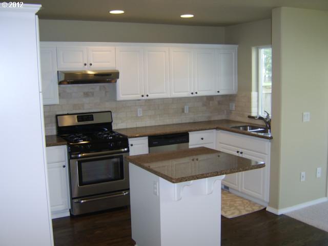 22060 Southwest Grahams Ferry Road, Unit B Tualatin, OR 97062 - Photo 2 of 13 Gallery Image 2