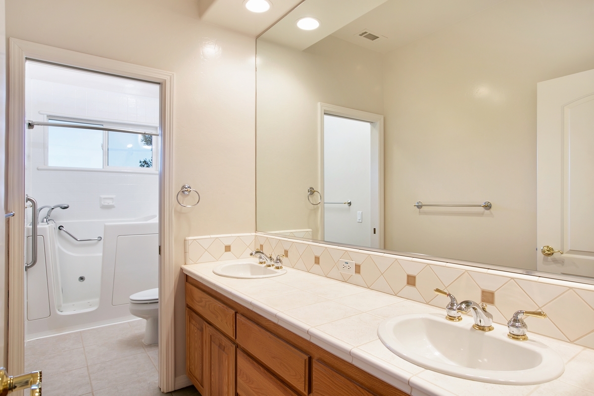 3262 Sol Vista Fallbrook, CA 92028 - Photo 9 of 19 Gallery Image 9