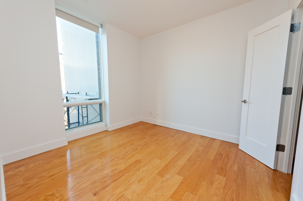 25-27 18th Street, Unit 4B Queens, NY 11102 - Photo 7 of 10