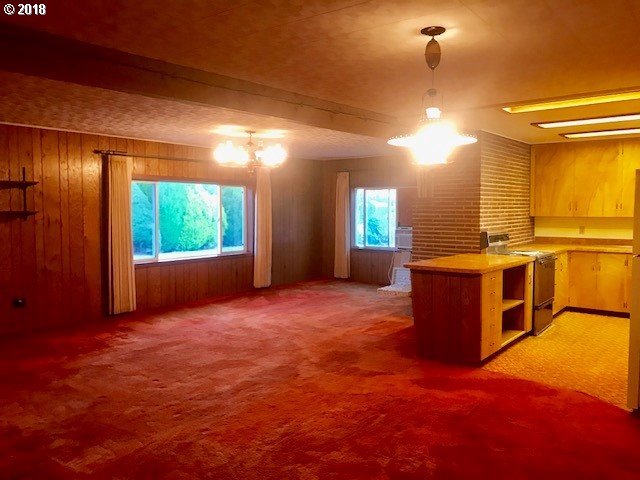 607 Northeast 35th Street Pendleton, OR 97801 - Photo 7 of 18