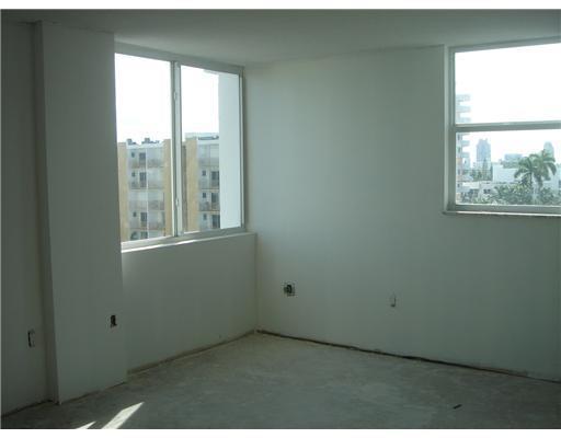 1658 Bay Road, Unit 701 Miami Beach, FL 33139 - Photo 11 of 16