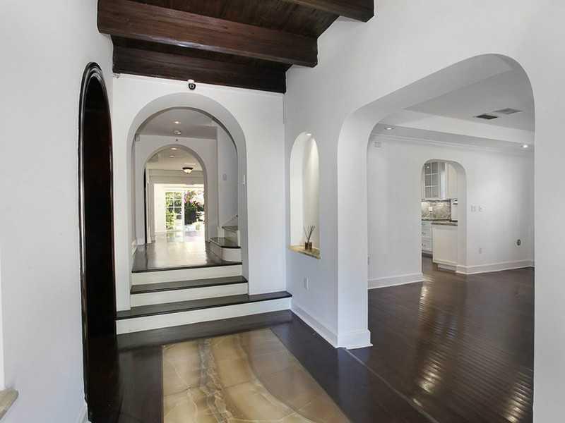 5424 Alton Road Miami Beach, FL 33140 - Photo 15 of 34