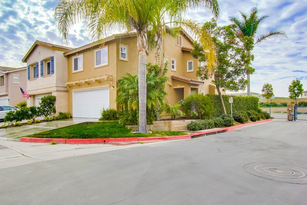 532 Dakota Way Oceanside, CA 92056 - Photo 2 of 25