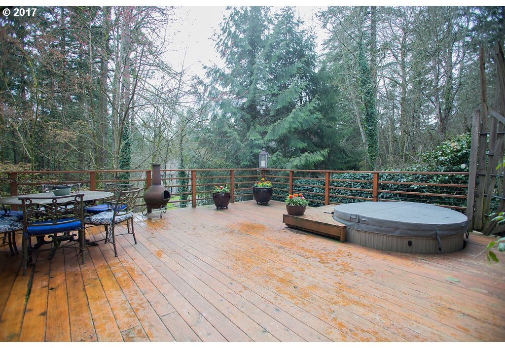 10737 Southwest Inverness Court Portland, OR 97219 - Photo 23 of 32 Gallery Image 23