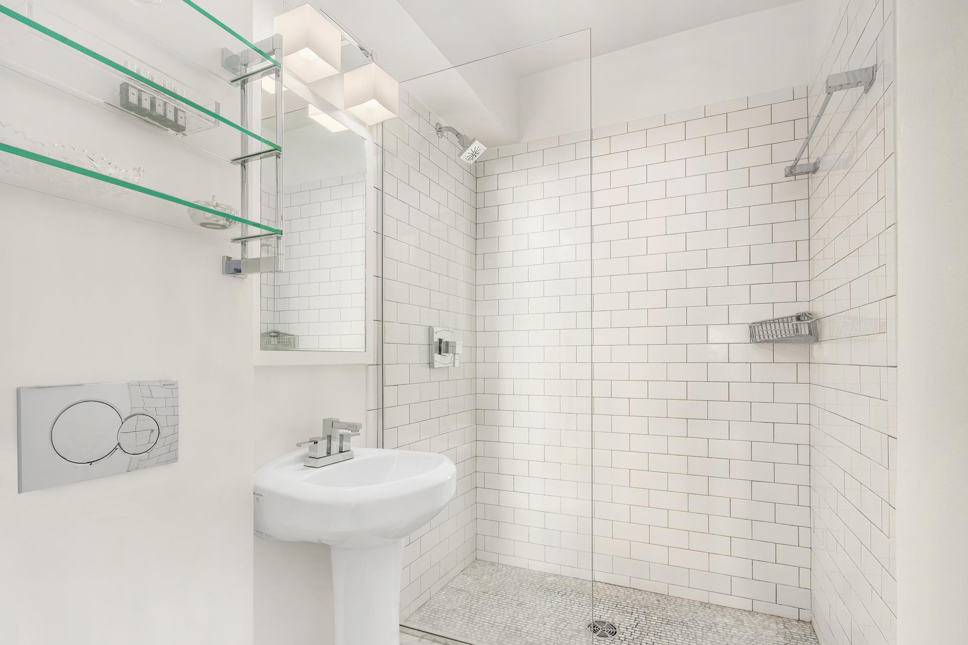 360 East 72nd Street, Unit B1001 Manhattan, NY 10021 - Photo 8 of 16