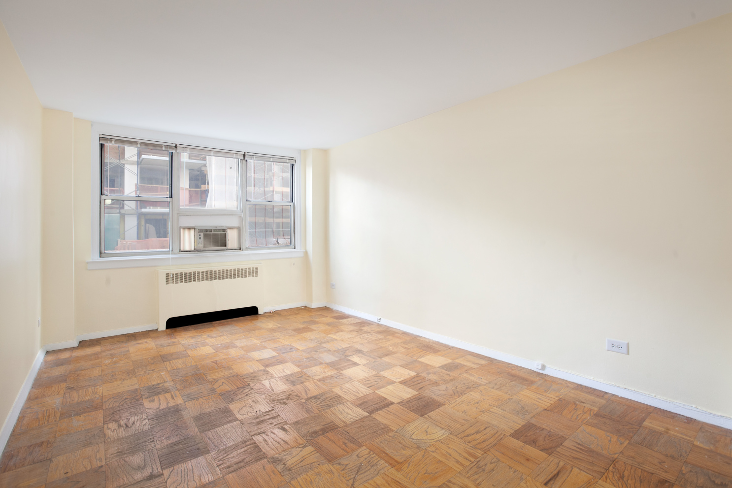 240 East 35th Street, Unit 4A Manhattan, NY 10016 - Photo 7 of 8