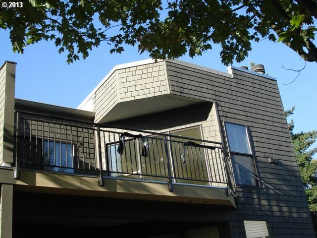 5602 South Riverside Lane, Unit 6 Portland, OR 97239 - Photo 10 of 11 Gallery Image 10
