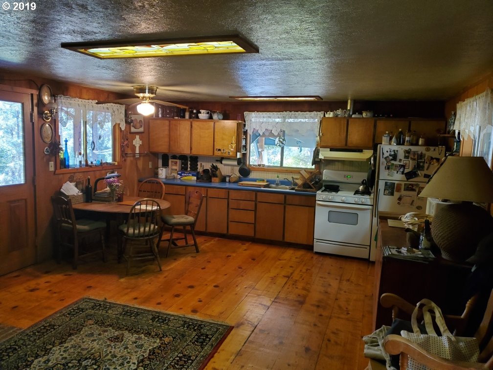 4580 Old House Creek Road Agness, OR 97406 - Photo 3 of 31