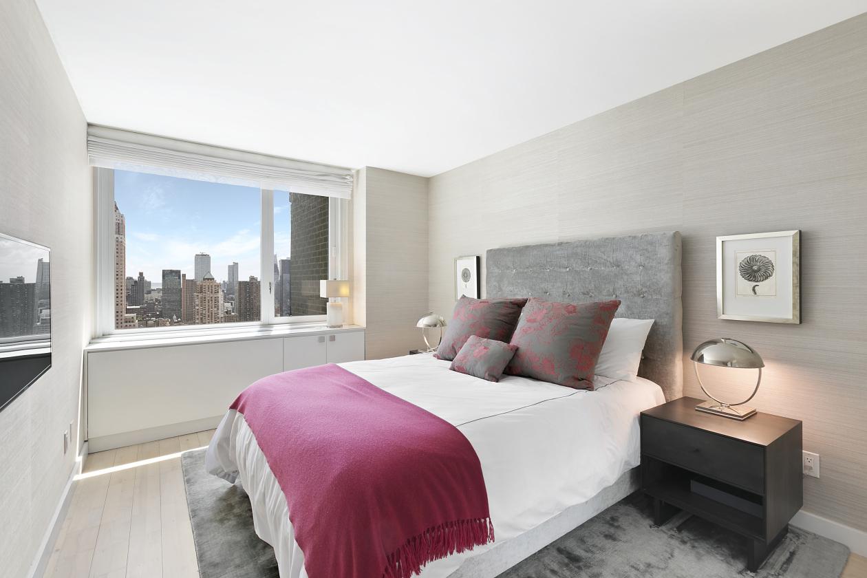 322 West 57th Street, Unit 45B Manhattan, NY 10019 - Photo 12 of 24