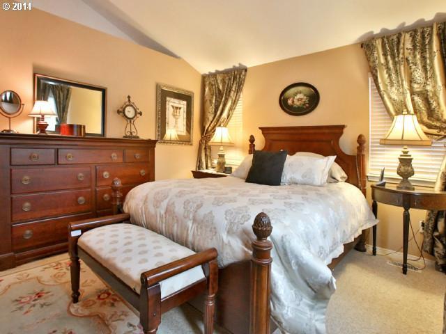 11200 Southwest Pintail Loop Beaverton, OR 97007 - Photo 4 of 16 Gallery Image 4