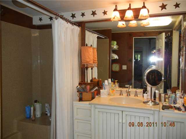 1615 Glendale Road Adamsville, TN 38310 - Photo 7 of 12 Gallery Image 7