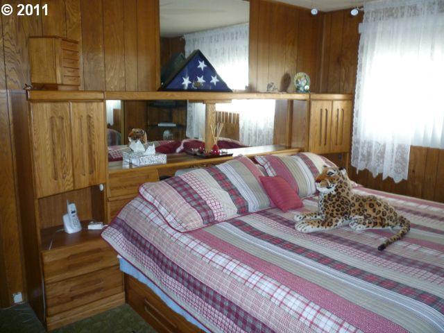 9188 Southwest Line Drive Cornelius, OR 97113 - Photo 13 of 16