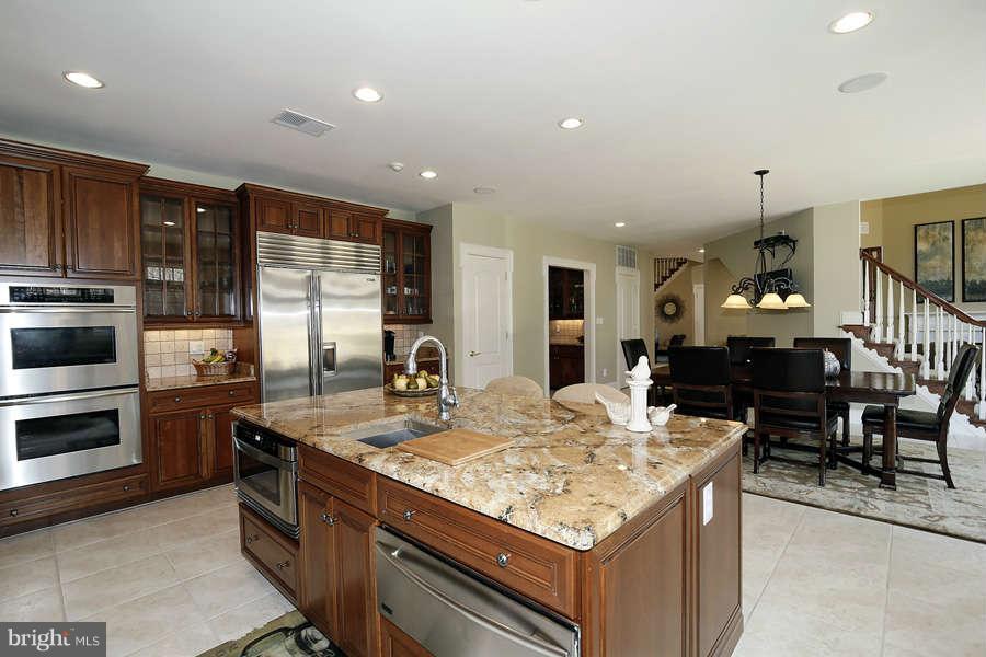 901 Georgetown Ridge Court McLean, VA 22102 - Photo 12 of 29 Gallery Image 12