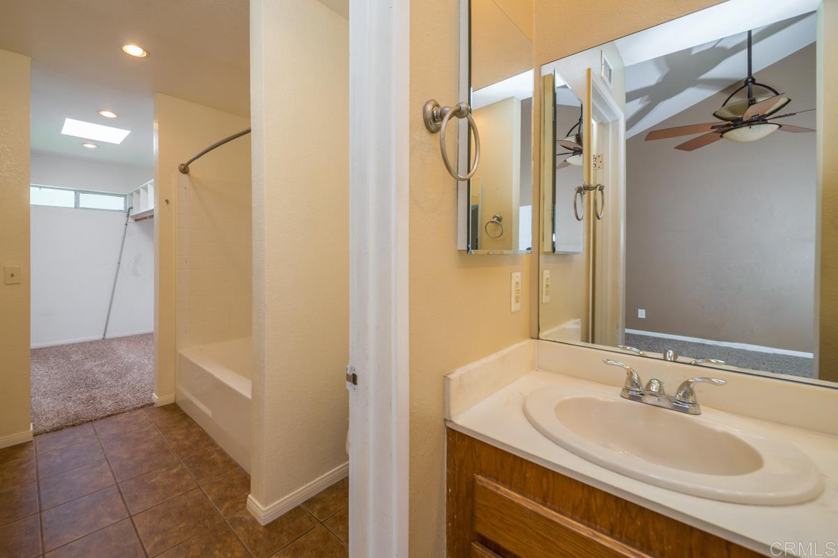 10039 Rothgard Road Spring Valley, CA 91977 - Photo 13 of 25 Gallery Image 13