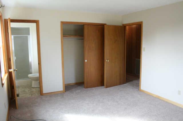 350 Peabody Road Charlotte, TN 37036 - Photo 11 of 22 Master bedroom with bath