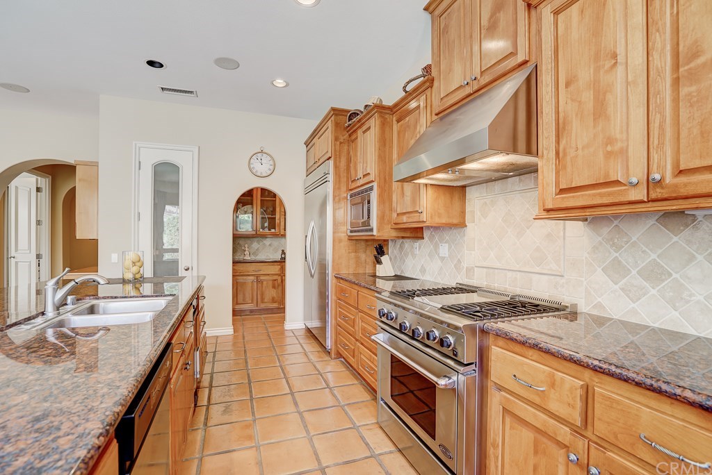 5320 Lochmoor Drive Riverside, CA 92507 - Photo 12 of 43