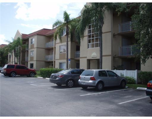 18880 Northwest 57th Avenue, Unit 105 Hialeah, FL 33015 - Photo 9 of 9
