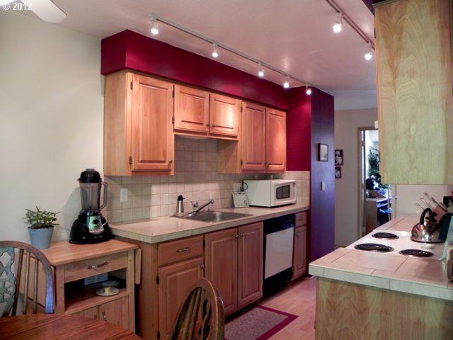 10640 Southwest Davies Road, Unit 20 Beaverton, OR 97008 - Photo 2 of 16 Gallery Image 2