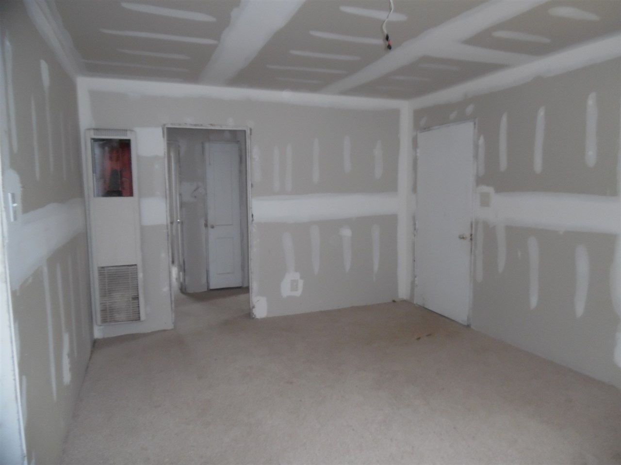 1642 Helsley Road Memphis, TN 38108 - Photo 8 of 24 Gallery Image 8