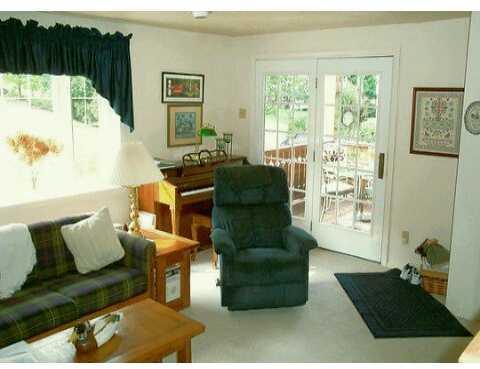 5324 Highgrove Road Whitehall, PA 15234 - Photo 4 of 8 Gallery Image 4