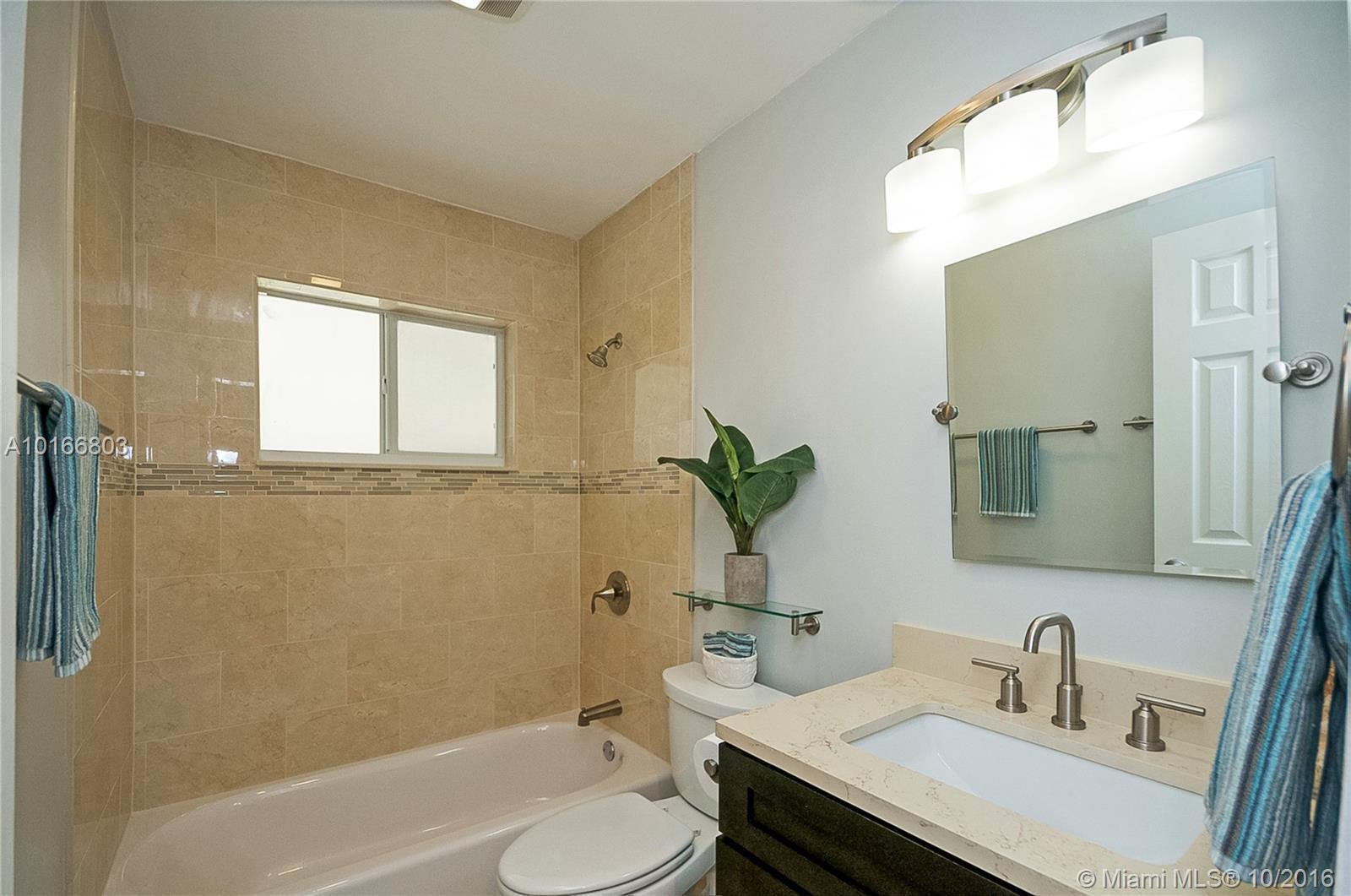 116 Northwest 8th Street Boca Raton, FL 33432 - Photo 11 of 29