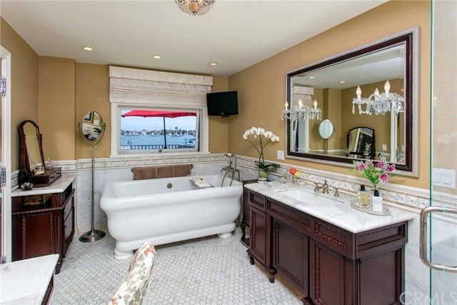 $6,430,000 | 808 South Bay Front, Newport Beach, CA 92662