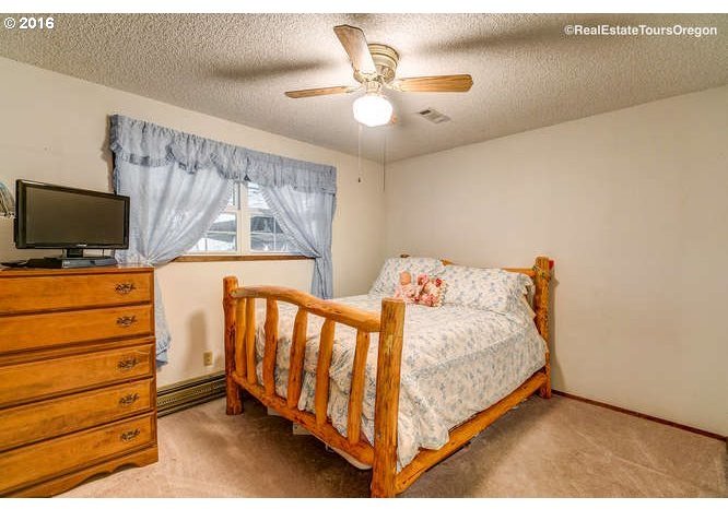 45562 Southwest Etters Road Gaston, OR 97119 - Photo 16 of 30 Gallery Image 16