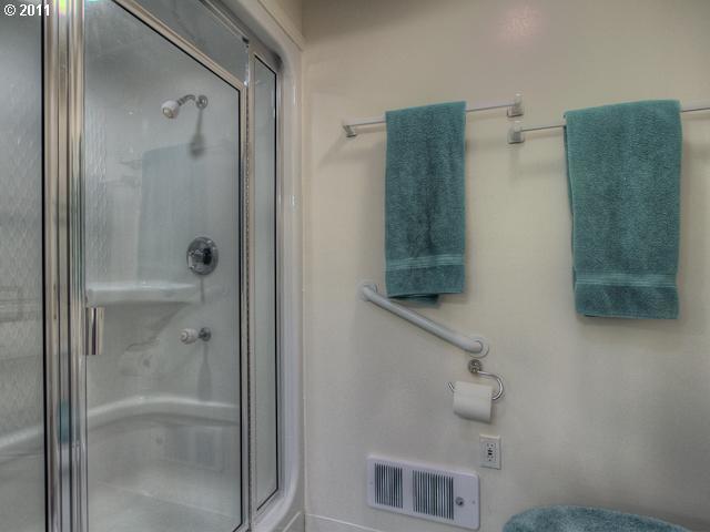 521 Southwest 4th Street Gresham, OR 97080 - Photo 15 of 16 Gallery Image 15