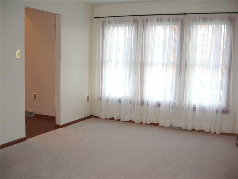 5011 Julia Lane McKees Rocks, PA 15136 - Photo 7 of 13 Gallery Image 7