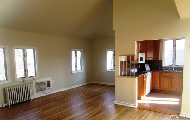 215 Middle Neck Road, Unit 153B Great Neck, NY 11021 - Photo 8 of 12