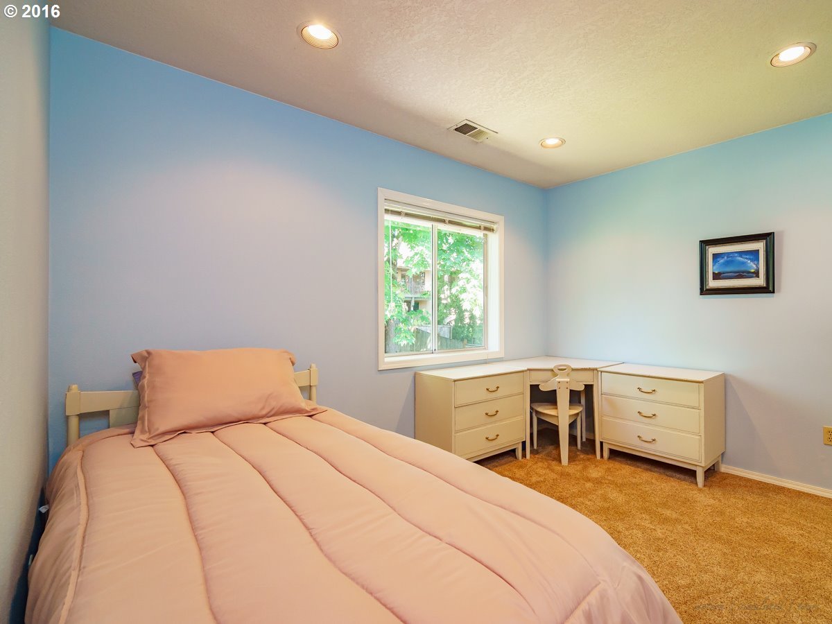 9830 Southwest Dapplegrey Loop Beaverton, OR 97008 - Photo 21 of 25 Gallery Image 21
