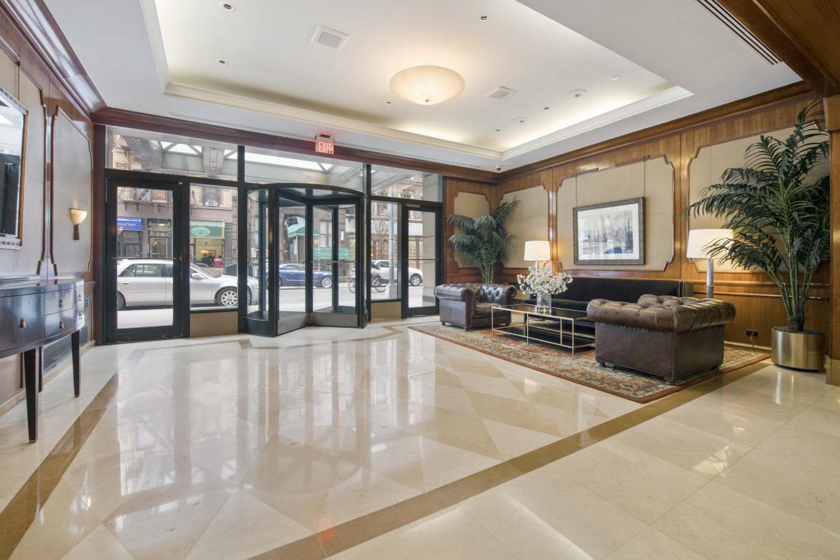 Wellington Tower 350 E 82nd St, Manhattan, NY 10028 - Photo 7 of 9