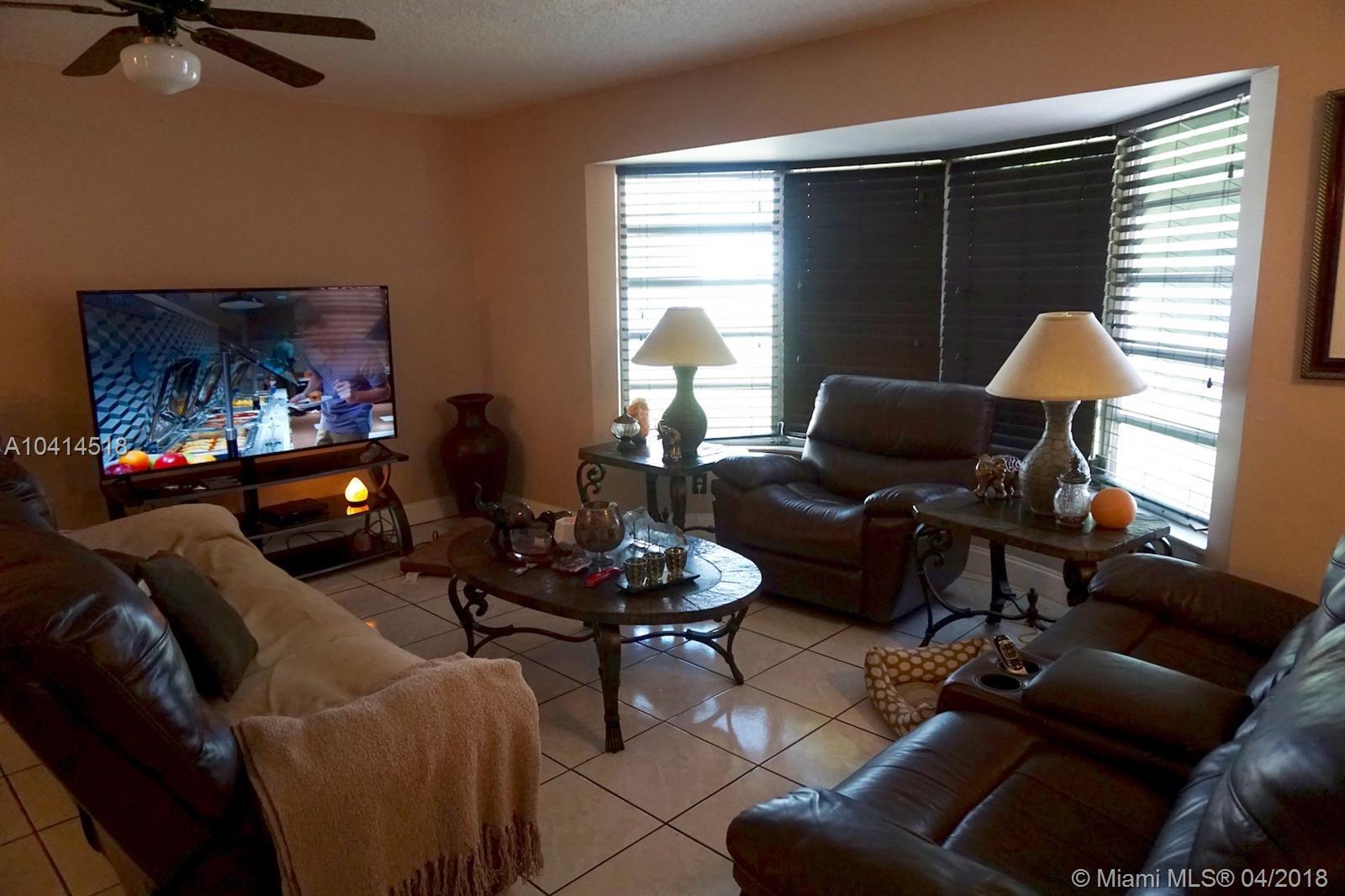 5208 West Park Road Hollywood, FL 33021 - Photo 4 of 10 Gallery Image 4
